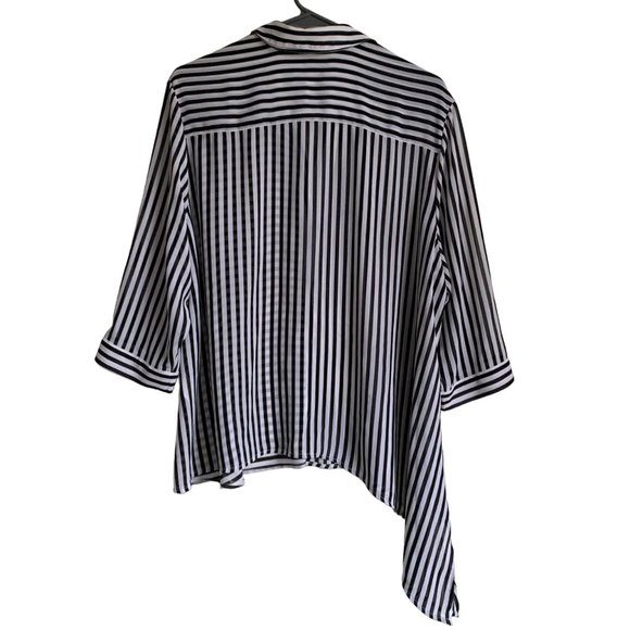 CHICO’S White Black Striped Asymmetrical Hem Button Down Tunic Shirt Size 3P - Picture 5 of 10